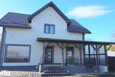 Casă cu 5 camere cu Teren 413 Mp în Hemeiuș - 1