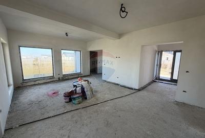 Casă cu 4 camere cu Teren 470 Mp în Câmpineanca - 2