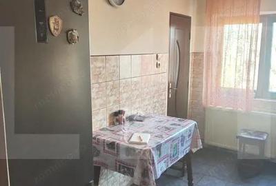Apartament cu 4 camere decomandat în Miorița - 10