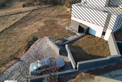 Casă cu 4 camere cu Teren 400 Mp în Vlădești - 14