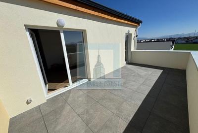 Apartament cu 3 camere decomandat în Sânpetru