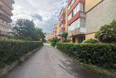 Apartament cu 2 camere semidecomandat în 13 Decembrie - 13