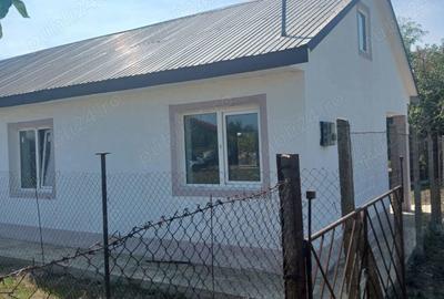 Casă cu Teren 400 Mp în Pecineaga