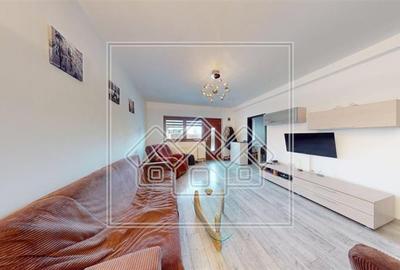 Apartament cu 3 camere semidecomandat în Aeroport