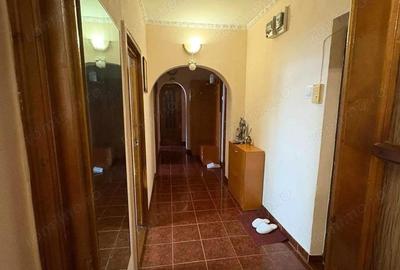 Apartament cu 3 camere decomandat în Micro 18 - 1