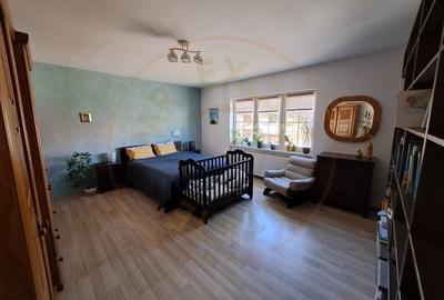 De vanzare Apartament in casa, 3 camere ,str Argesului - 5