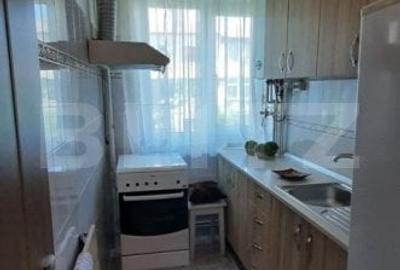 Apartament de vanzare, cu 3 camere, 56 mp, zona Micro 5 - 4