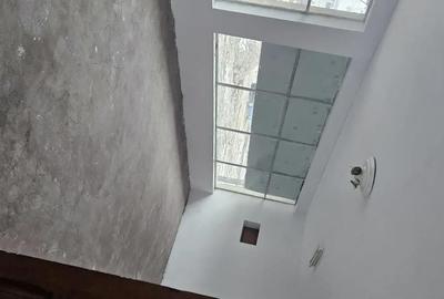 Spațiu comercial, de 160 mp, în Central - 6