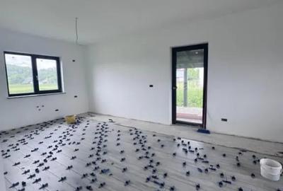 Casă cu 5 camere cu Teren 800 Mp în Horodnic - 4