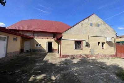 Casa de vanzare in centrul satului Dude?tii Noi - 1