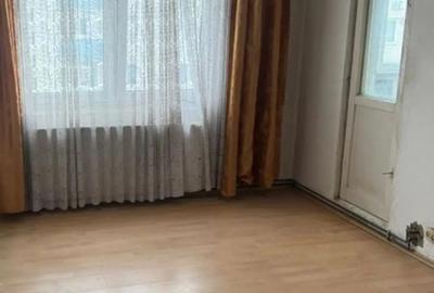Apartament cu 3 camere decomandat în Sebastian