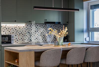 Apartament cu 3 camere decomandat, mobilat în Tractorul - 9