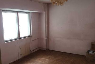 Apartament cu 4 camere decomandat în Central - 3