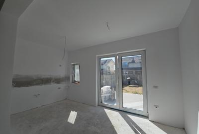 Duplex cu 3 camere cu Canalizare în Moșnița Nouă - 8