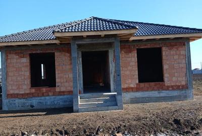 Casă cu 3 camere în Botiz - 1