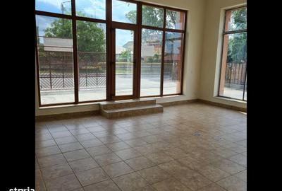 Spațiu comercial, de 200 mp, în Central