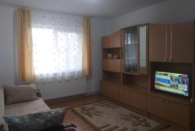 Apartament 2 camere, semidecomandate, cartier Blocuri-Zarnesti mobilat +utilat - 6