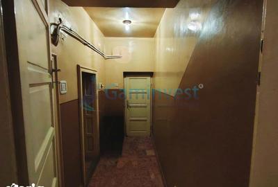 Casă cu 5 camere cu Canalizare în Central - 4
