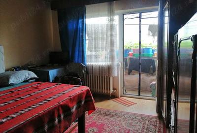Apartament cu 4 camere decomandat în Central - 2