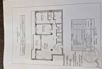Apartament cu 3 camere decomandat în Central
