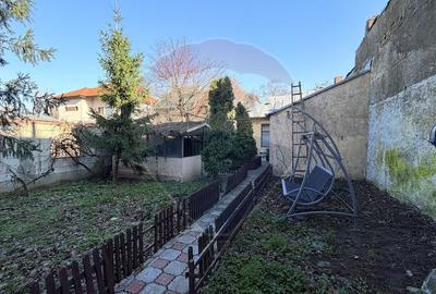 Casă cu 4 camere cu Teren 435 Mp în Central - 12