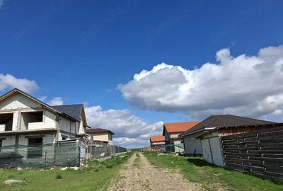 Teren de 400 mp, în Lazu - 4