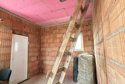 Casă cu 2 camere cu Teren 930 Mp în Moșnița Nouă - 4