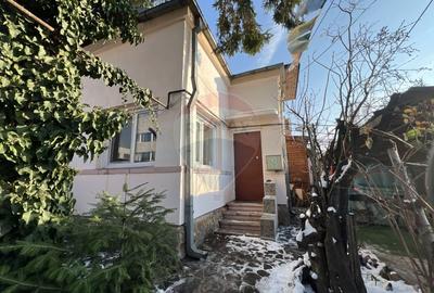 Casă cu 3 camere cu Teren 128.88000488281 Mp în 1 Mai - 4