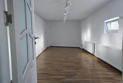 STEFAN CEL MARE-METROU,VILA PARTE SI ETAJ,6 CAMERE,150 MP,,990 EURO - 18