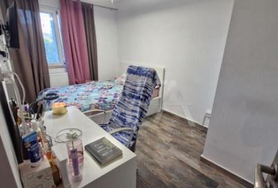 Apartament cu 4 camere la 400 de metri distan?a de metroul - 2