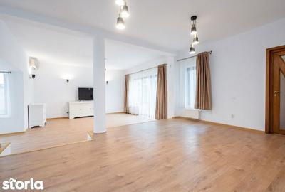 Casă cu 4 camere cu Teren 536 Mp în Central - 1