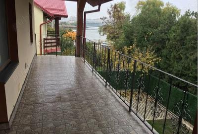 Casă cu 4 camere în Dobroești - 1