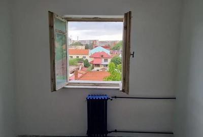 Garsonieră decomandată în Central - 1