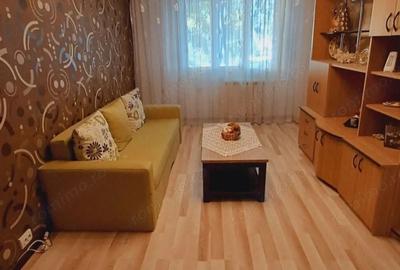 Apartament cu 4 camere semidecomandat în Rahova - 2