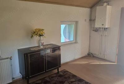 Casă cu 5 camere cu Teren 1159 Mp în Ceangăi - 4