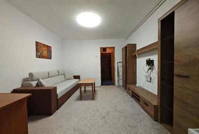 Garsonieră nedecomandată, mobilată în Tractorul - 7