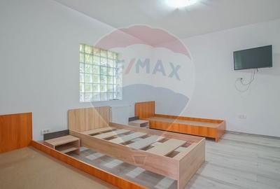 Casă cu 10 camere cu Teren 340 Mp în Florilor - 30