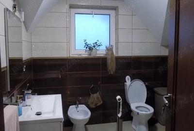 Casă cu 5 camere în Central - 2