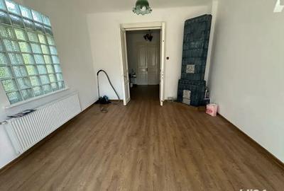 Inchiriez 2 camere in salon - 2