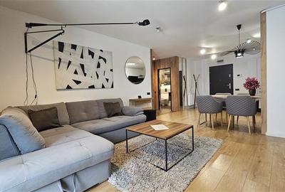 Apartament cu 2 camere semidecomandat, mobilat în Central