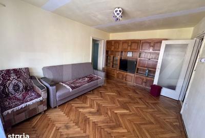 Apartament cu 2 camere semidecomandat în Gojdu
