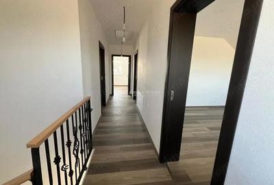 Casă cu Teren 743 Mp în Oloșag - 2