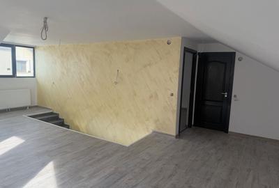 Casă cu 4 camere cu Teren 400 Mp în Costi - 8