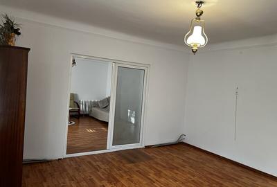 Casa2 camere aparatorii patriei  600euro - 5