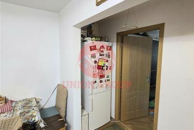 Apartament cu 3 camere, mobilat în Sud - 16