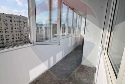 Apartament cu 2 camere semidecomandat în Mihai Bravu