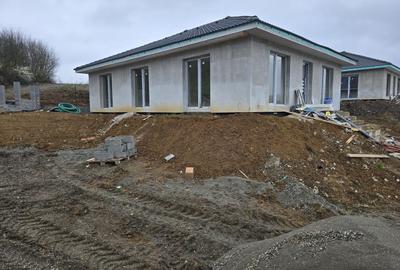 Casa 4 camere la cheie,130 mp,500 mp teren,cartier Unirii - 2