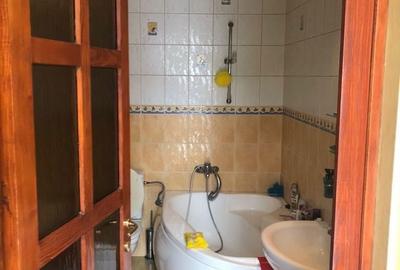 Casă cu 8 camere cu Teren 750 Mp în Central - 17