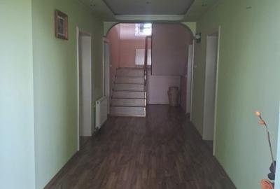 Casă cu 4 camere cu Teren 400 Mp în Central - 4