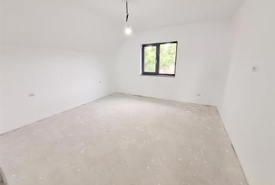 Casa noua P+M ,in Hemeius, aproape de Primarie, 413 mp  teren - 12